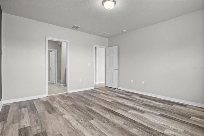 Image No.24-4 Bed House for sale