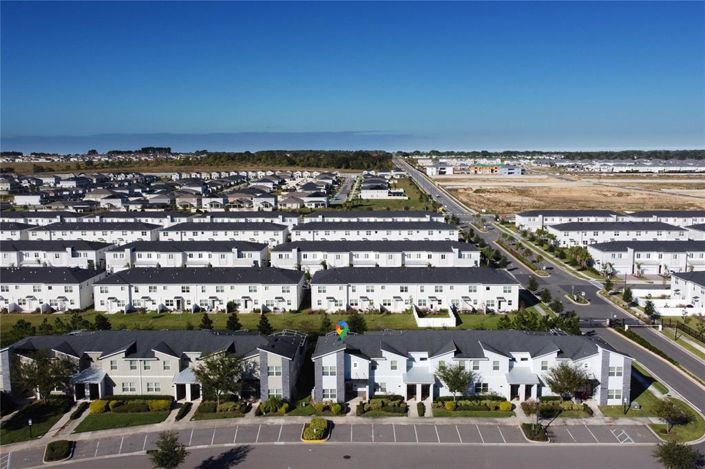 Image No.17-5 Bed Townhouse for sale