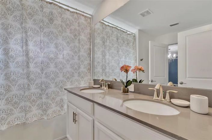 Image No.22-4 Bed Townhouse for sale