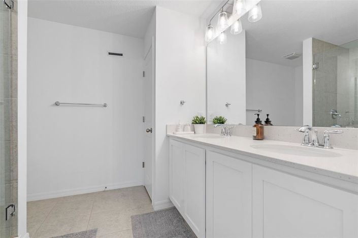 Image No.27-3 Bed Townhouse for sale