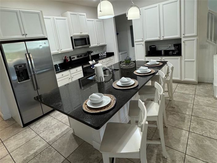 Image No.11-5 Bed Townhouse for sale