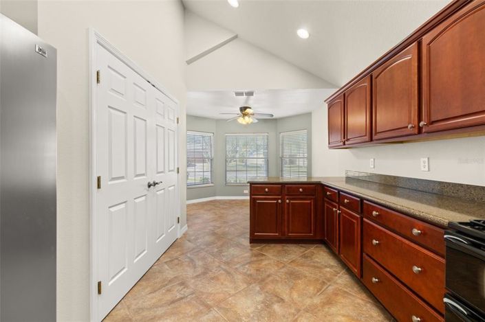 Image No.21-4 Bed Property for sale