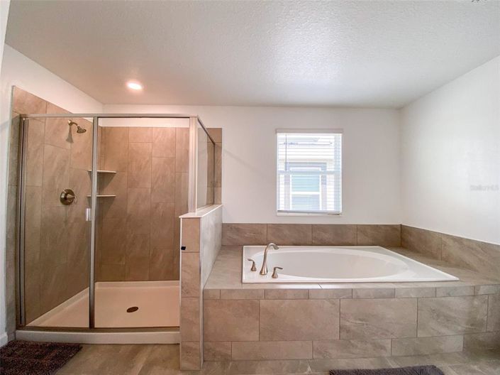 Image No.11-6 Bed Property for sale