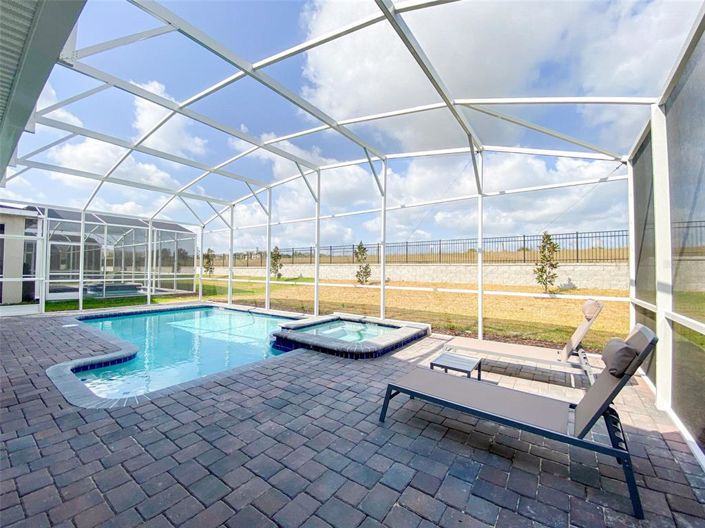 Image No.23-6 Bed Property for sale