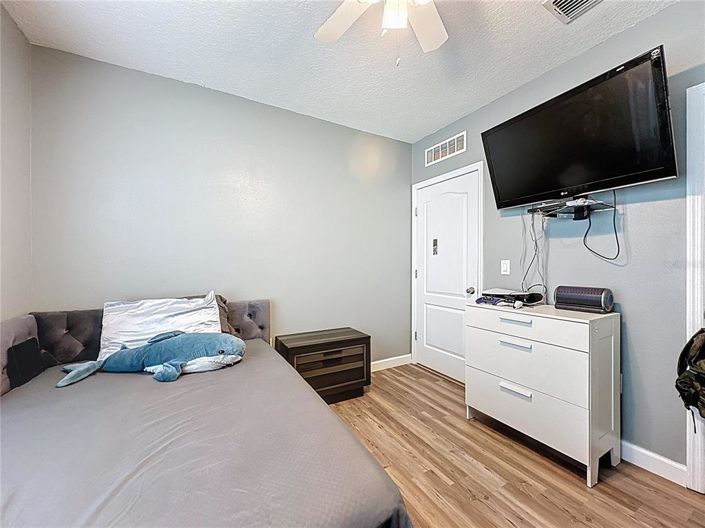 Image No.25-3 Bed House for sale