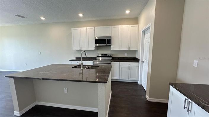 Image No.4-3 Bed Townhouse for sale