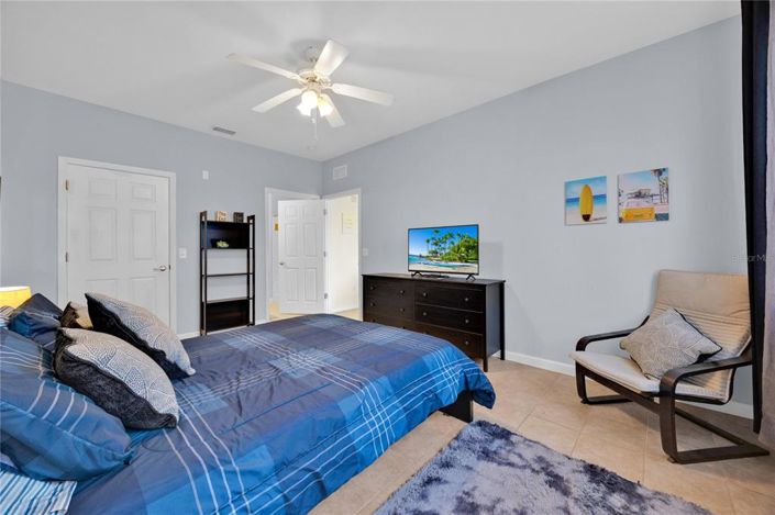 Image No.10-2 Bed Property for sale