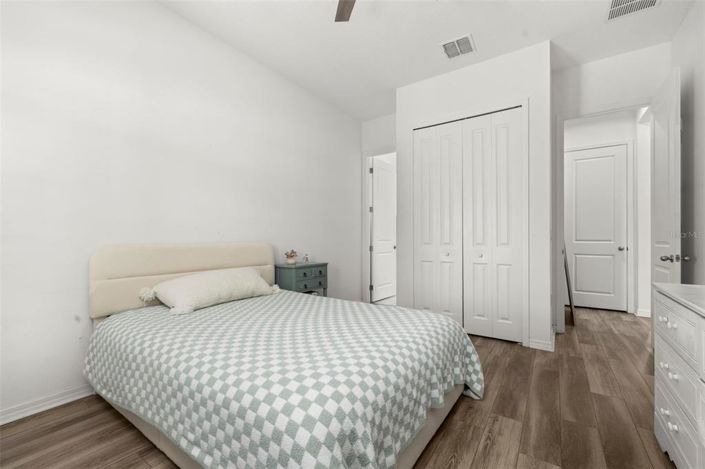 Image No.6-5 Bed House for sale