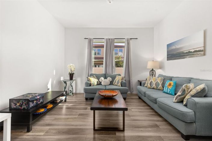 Image No.9-5 Bed House for sale