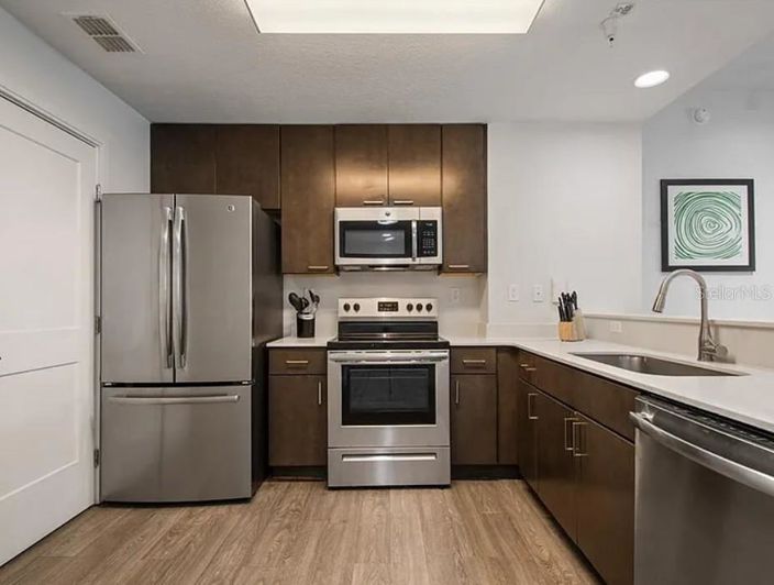 Image No.11-3 Bed Apartment for sale