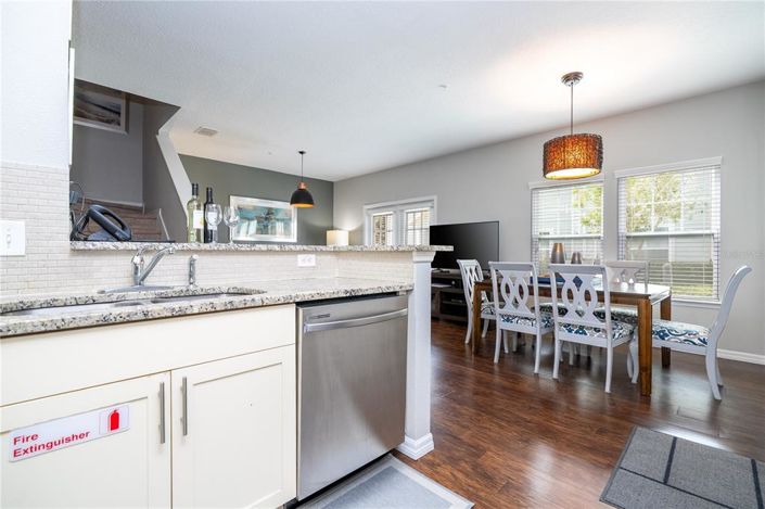 Image No.22-4 Bed Townhouse for sale