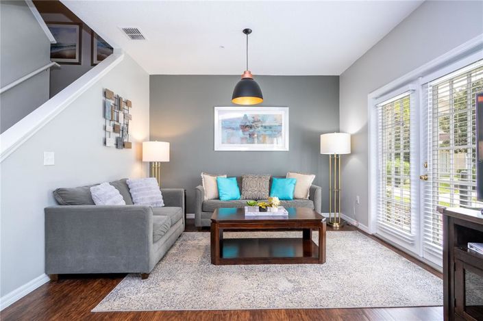 Image No.27-4 Bed Townhouse for sale