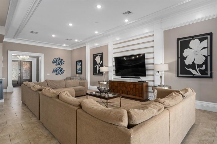 Image No.23-8 Bed House for sale