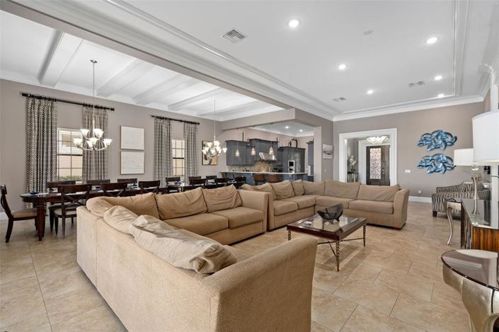 Image No.24-8 Bed House for sale