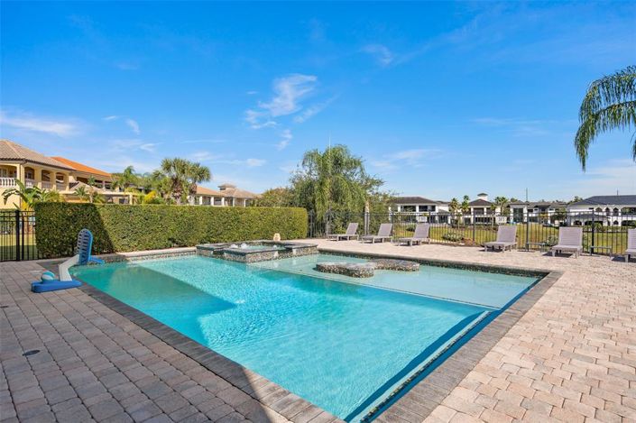 Image No.29-8 Bed House for sale