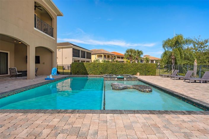 Image No.30-8 Bed House for sale