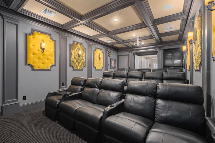 Image No.52-8 Bed House for sale