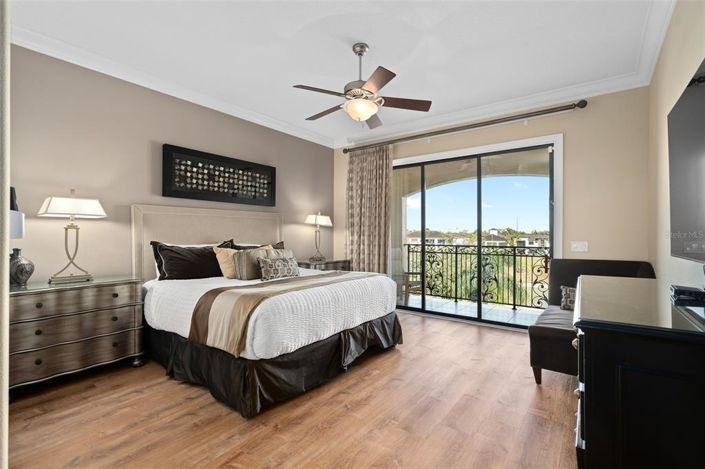 Image No.54-8 Bed House for sale