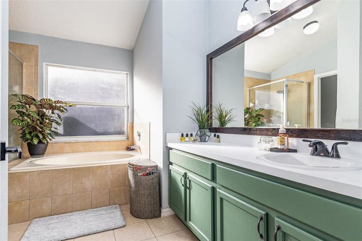 Image No.20-4 Bed House for sale