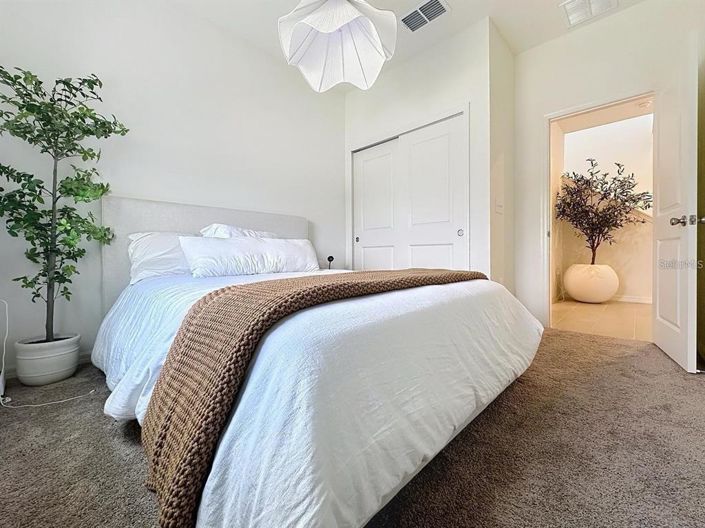 Image No.12-5 Bed Property for sale