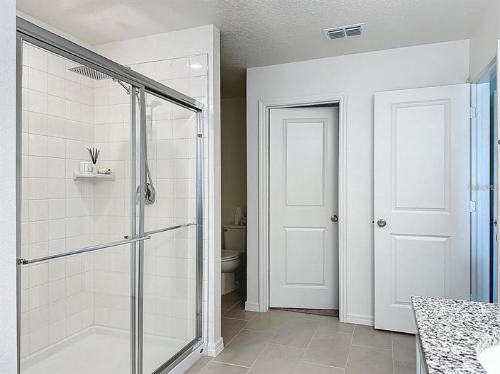 Image No.19-5 Bed House for sale