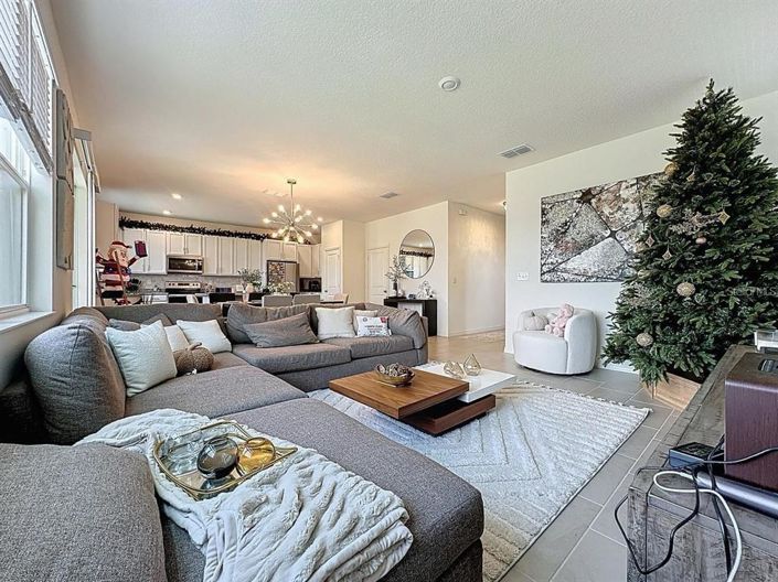 Image No.5-5 Bed Property for sale