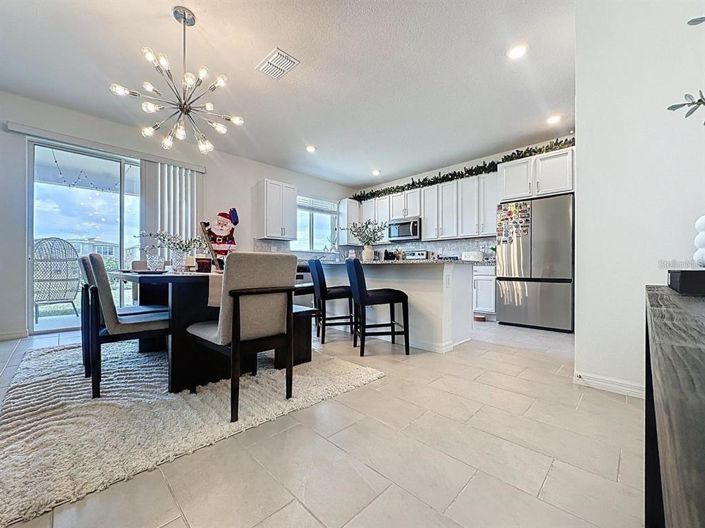 Image No.8-5 Bed House for sale