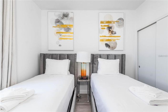 Image No.20-5 Bed Townhouse for sale