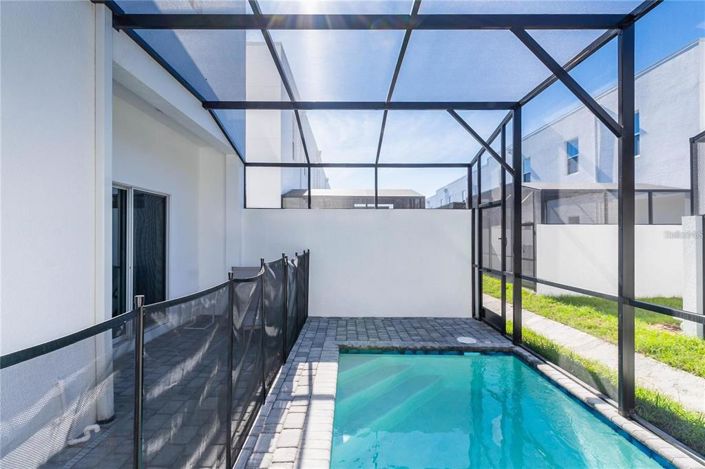 Image No.32-5 Bed Townhouse for sale