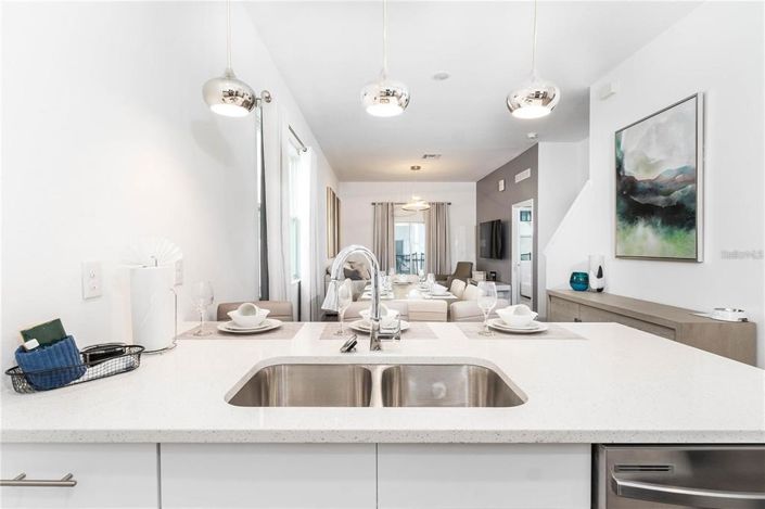 Image No.6-5 Bed Townhouse for sale