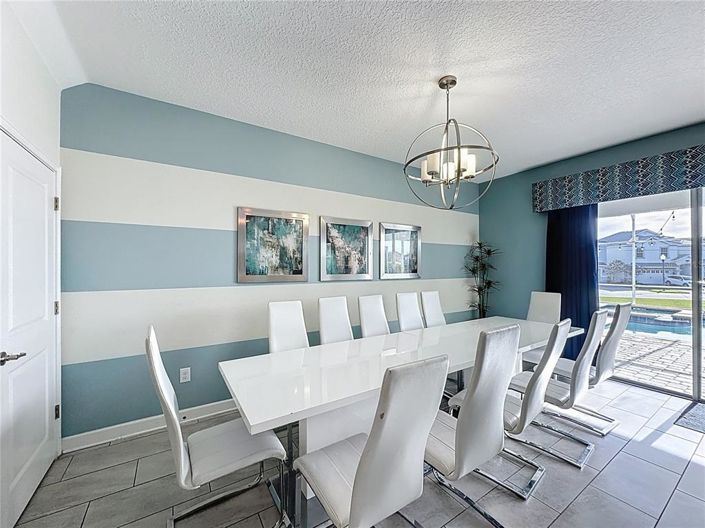 Image No.17-8 Bed Property for sale