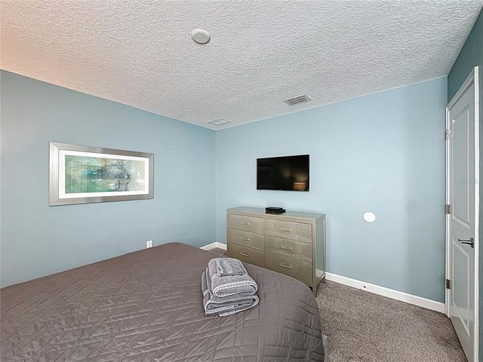 Image No.6-8 Bed Property for sale