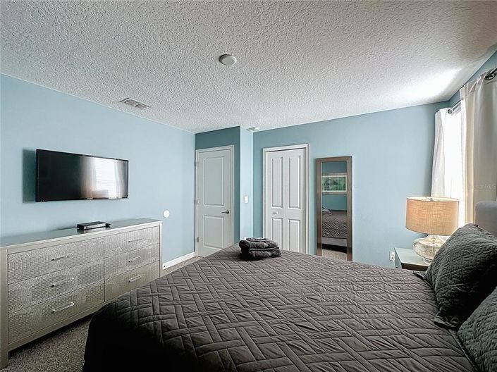 Image No.7-8 Bed House for sale