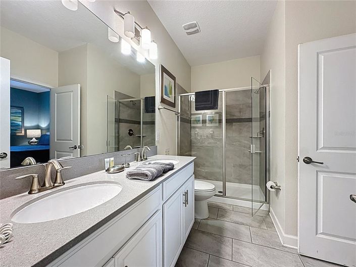 Image No.8-8 Bed House for sale