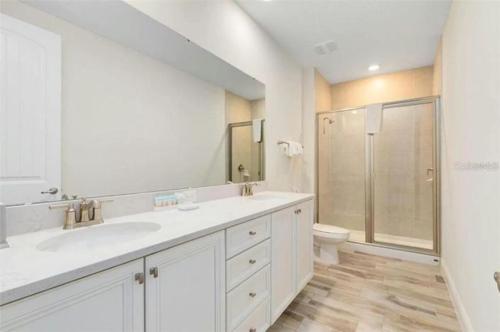 Image No.13-4 Bed Townhouse for sale