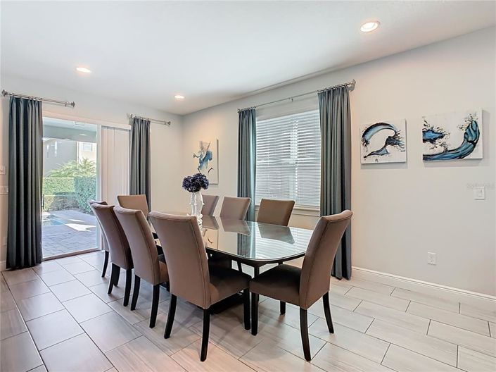 Image No.10-8 Bed Property for sale