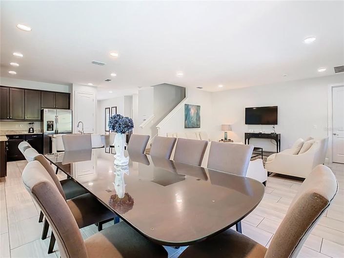 Image No.12-8 Bed Property for sale