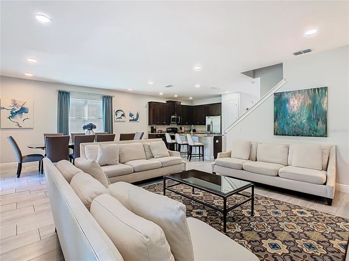 Image No.13-8 Bed Property for sale