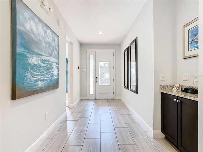 Image No.16-8 Bed Property for sale