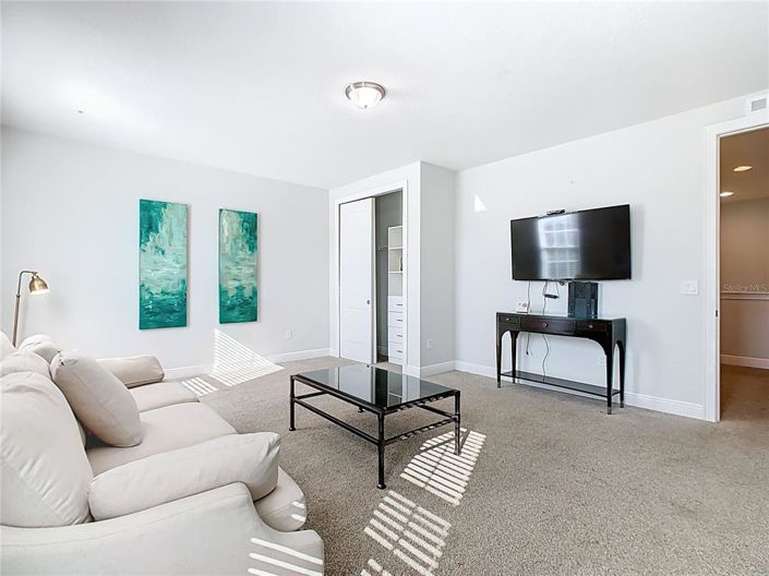 Image No.28-8 Bed House for sale