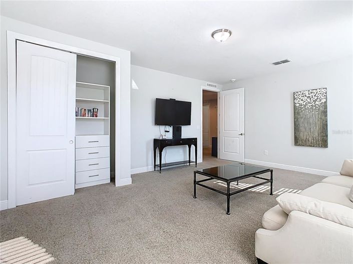 Image No.30-8 Bed House for sale