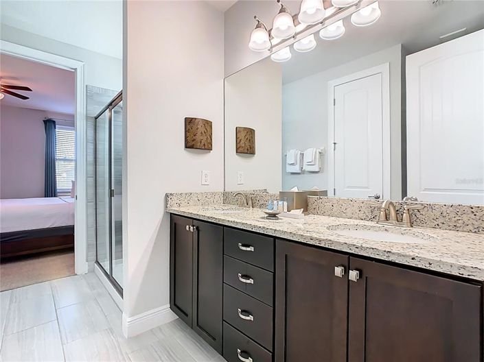 Image No.40-8 Bed Property for sale