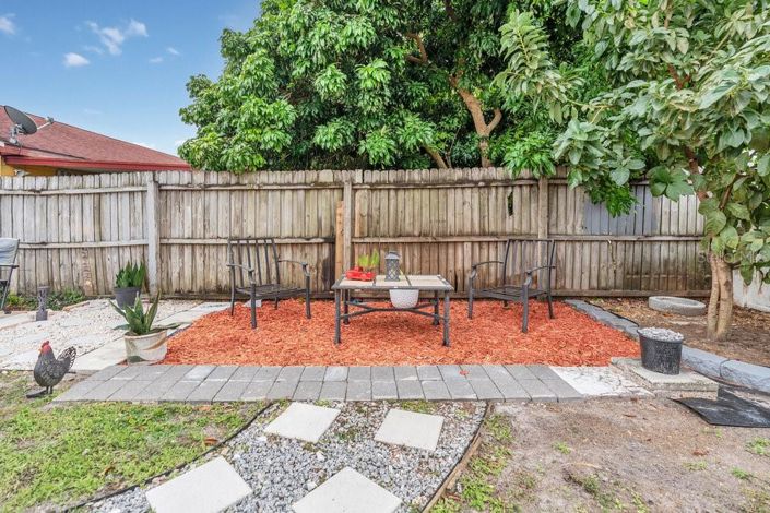 Image No.34-3 Bed Property for sale