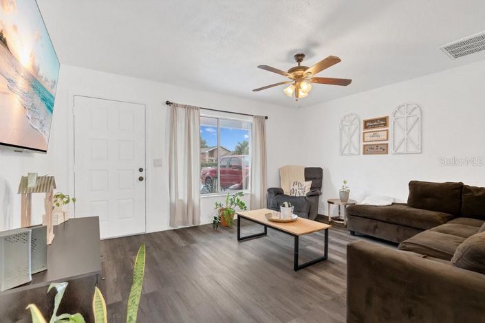 Image No.8-3 Bed Property for sale