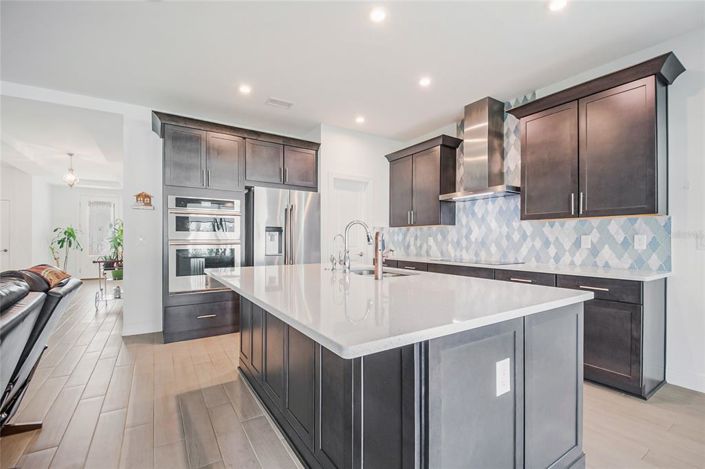 Image No.16-4 Bed Property for sale