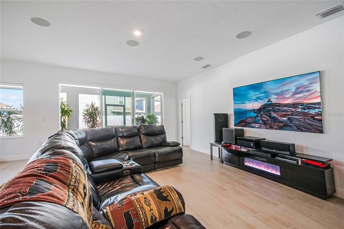 Image No.20-4 Bed Property for sale