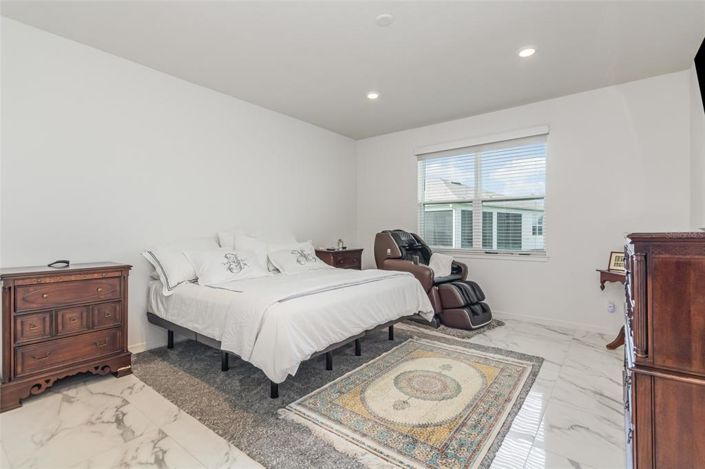 Image No.10-3 Bed House for sale