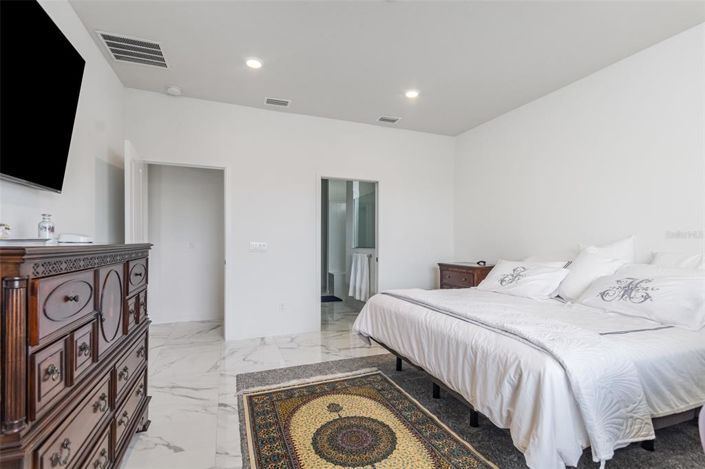 Image No.14-3 Bed Property for sale