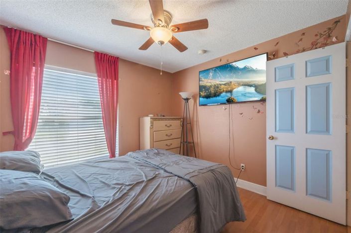 Image No.12-4 Bed House for sale