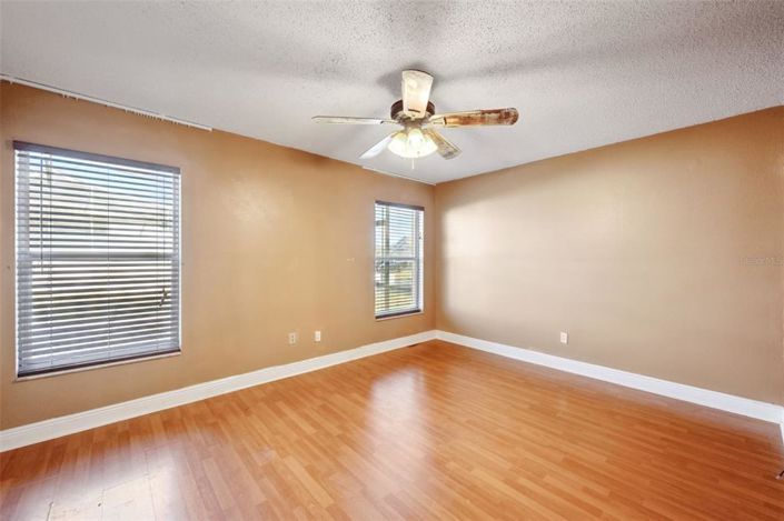 Image No.13-4 Bed Property for sale